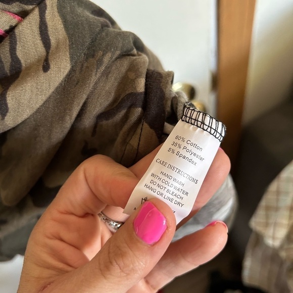 Plus size ladies 2X Southern Grace graphic camo top 3/4 sleeve - Picture 7 of 7